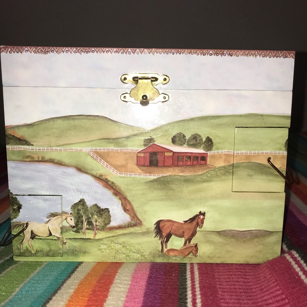 Musical Jewelry Box - Picture 4 of 5